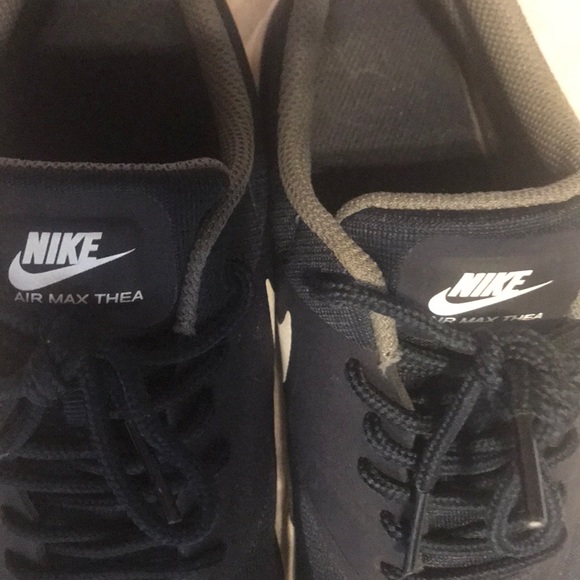 Navy blue Nike’s - Picture 5 of 6